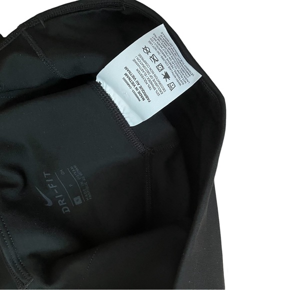 Nike Women's One 2.0 Femme 7 Inch Shorts | NWOT - Picture 5 of 5